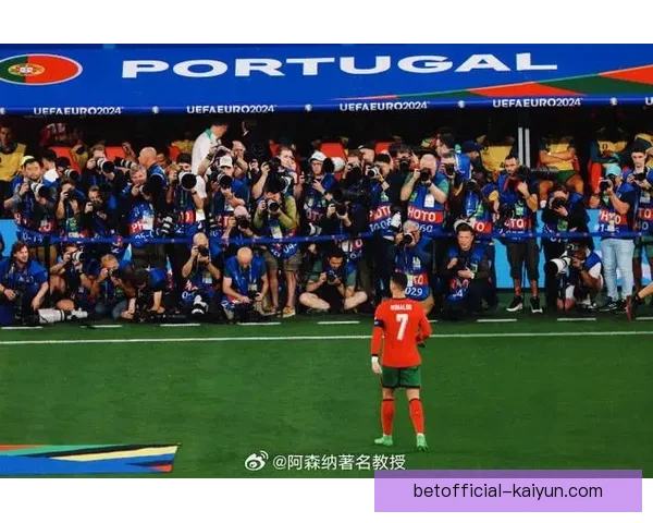 C罗英超冠军时期表现稳健，助力球队夺冠竞争再起。影响力巨大。